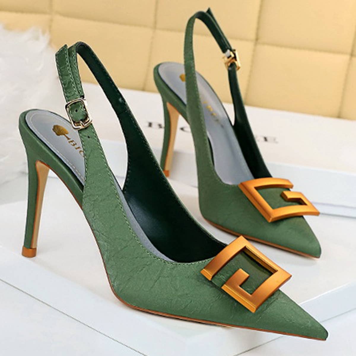 POINTED TOE BACK STRAP HOLLOW HIGH HEELS_CWSHH0095
