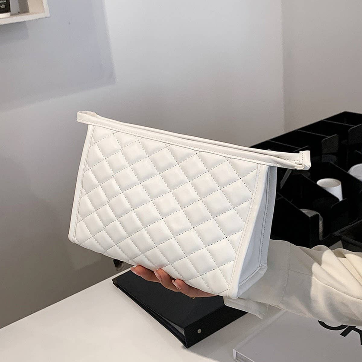 HIGH-END BLACK AND WHITE EMBROIDERY COSMETIC BAG_CWAB4416