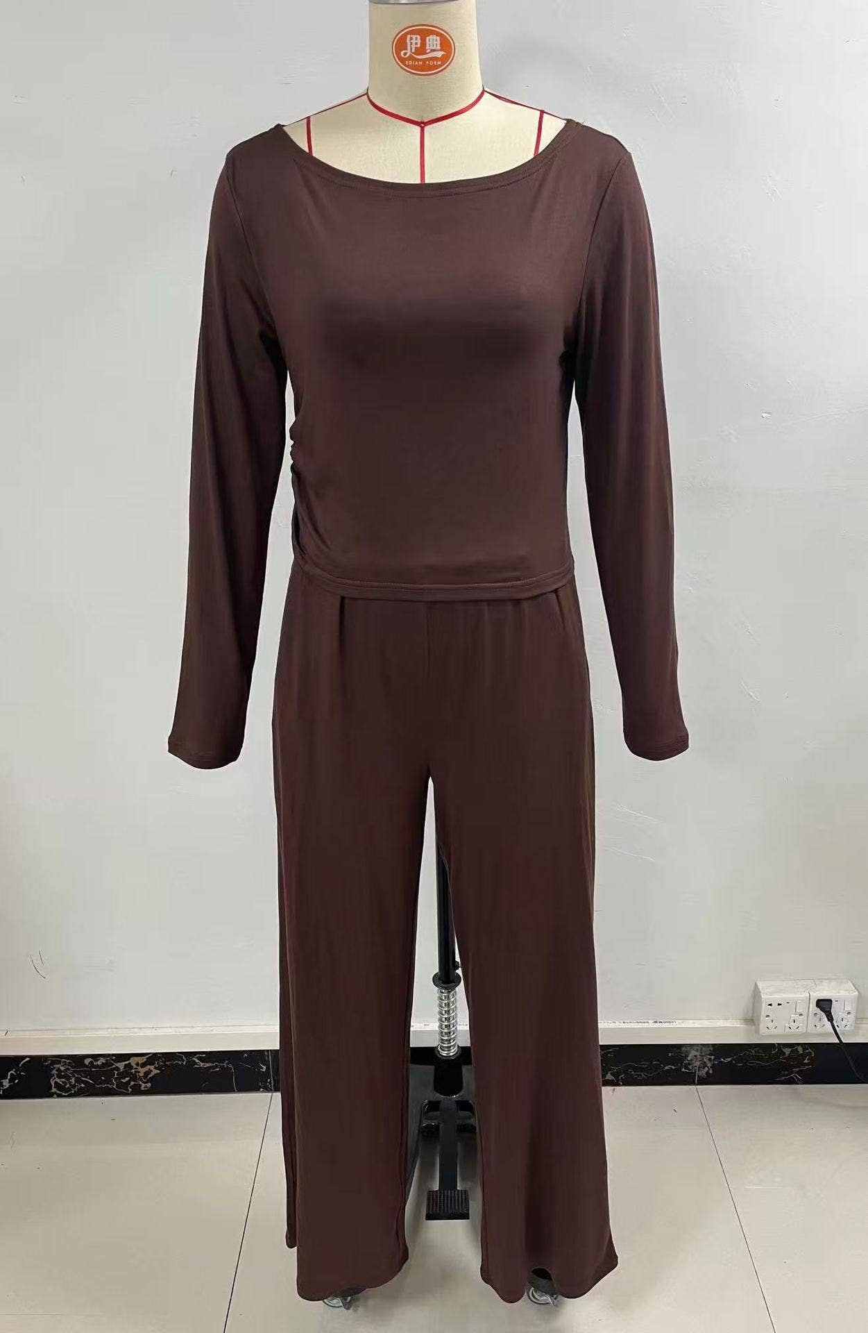 Loose-fitting top and wide-leg pants set