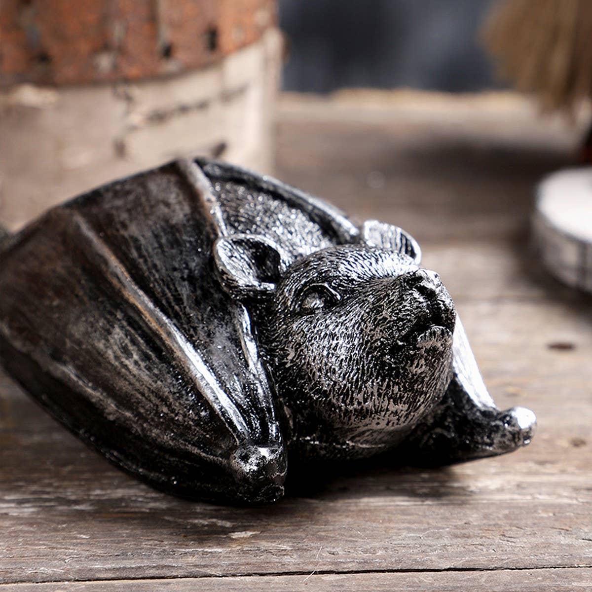 Realistic Hanging Bat Vampire Resin Decor_CWMM9892