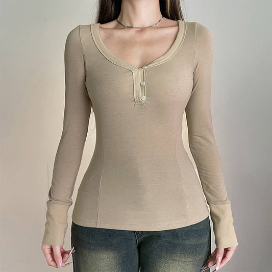 SLIM-FIT LOW-CUT ROUND NECK THREE-BUTTON T-SHIRT