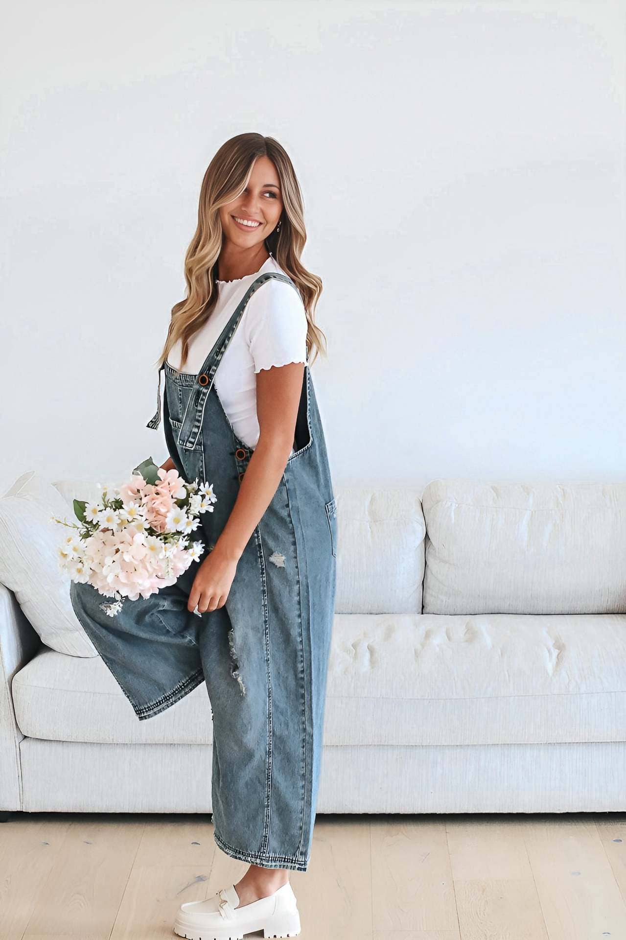 Retro distressed,ripped loose wide-leg overalls