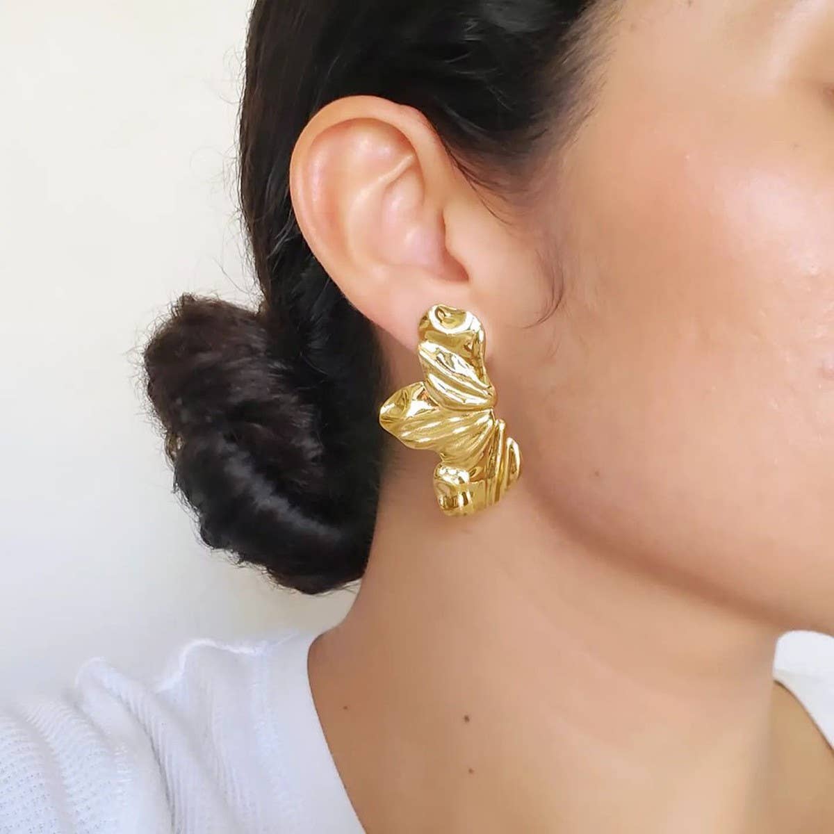 EXAGGERATED THREE-PIECE GOLD PETAL EARRINGS_CWAJE1796