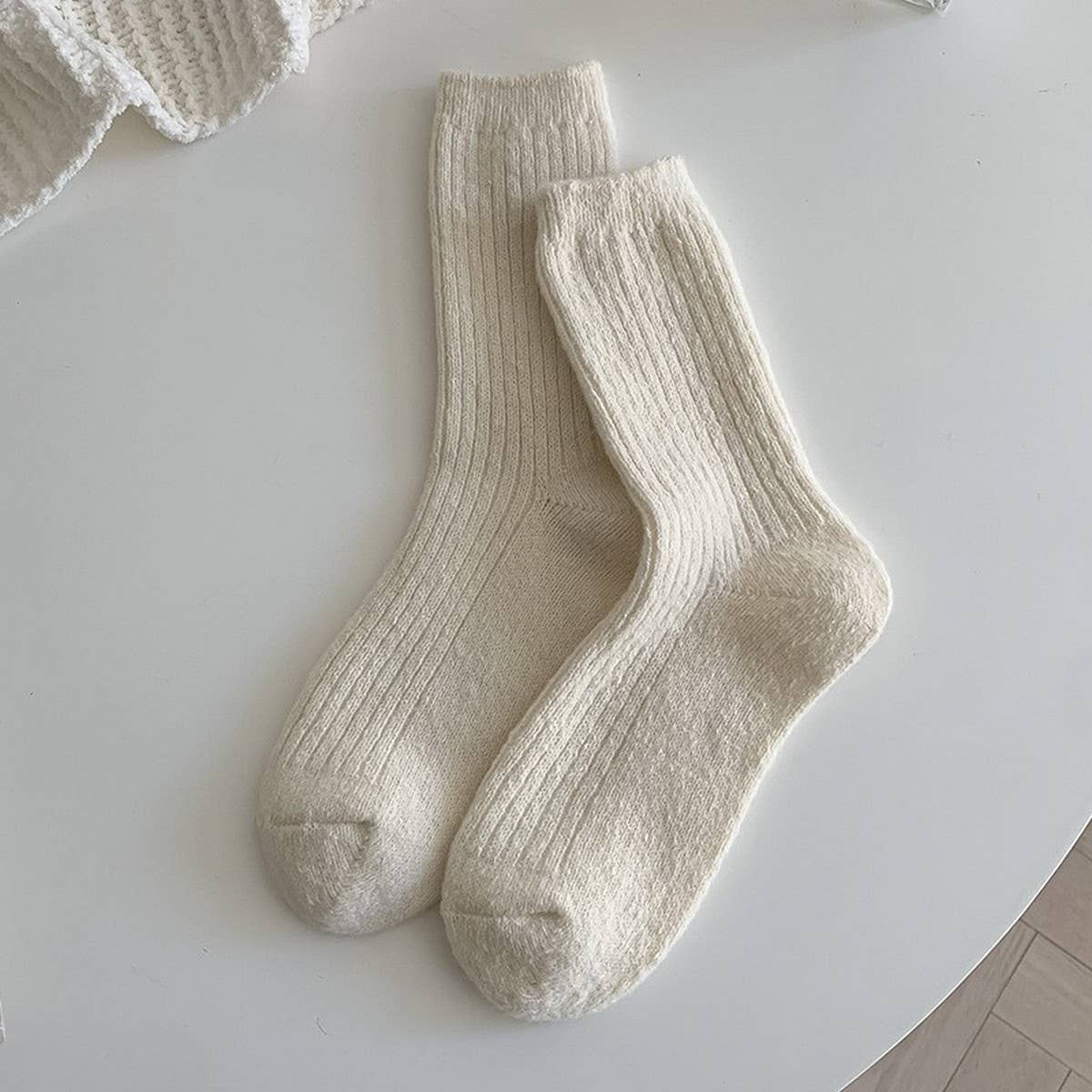 WARM AND CUTE POLKA DOT HOME SLEEPING SOCKS