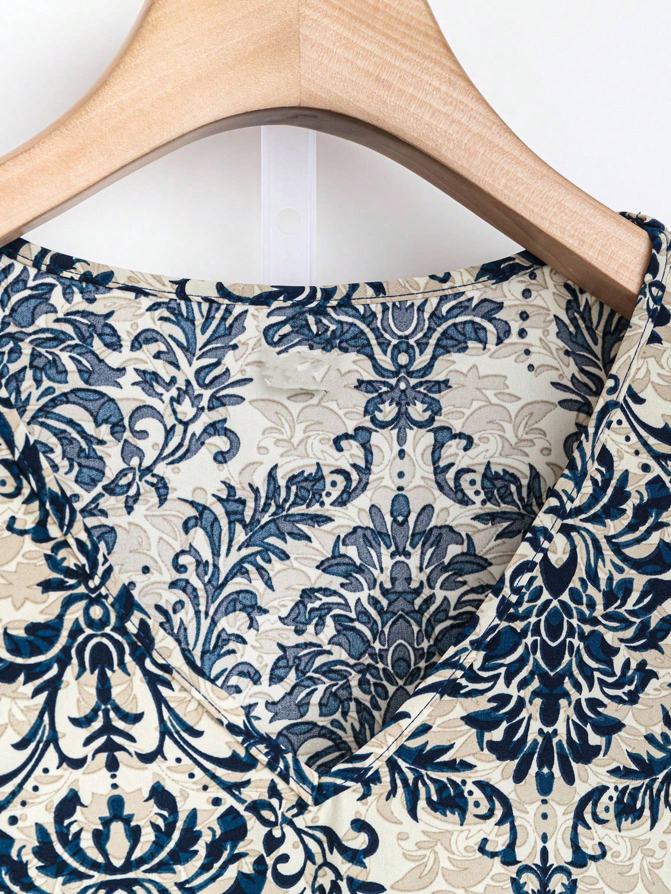 Solid color pantsuit lotus sleeve printed top