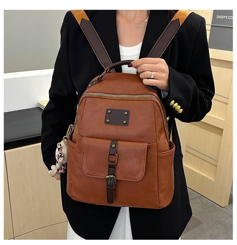 Retro large-capacity leather commuter backpack