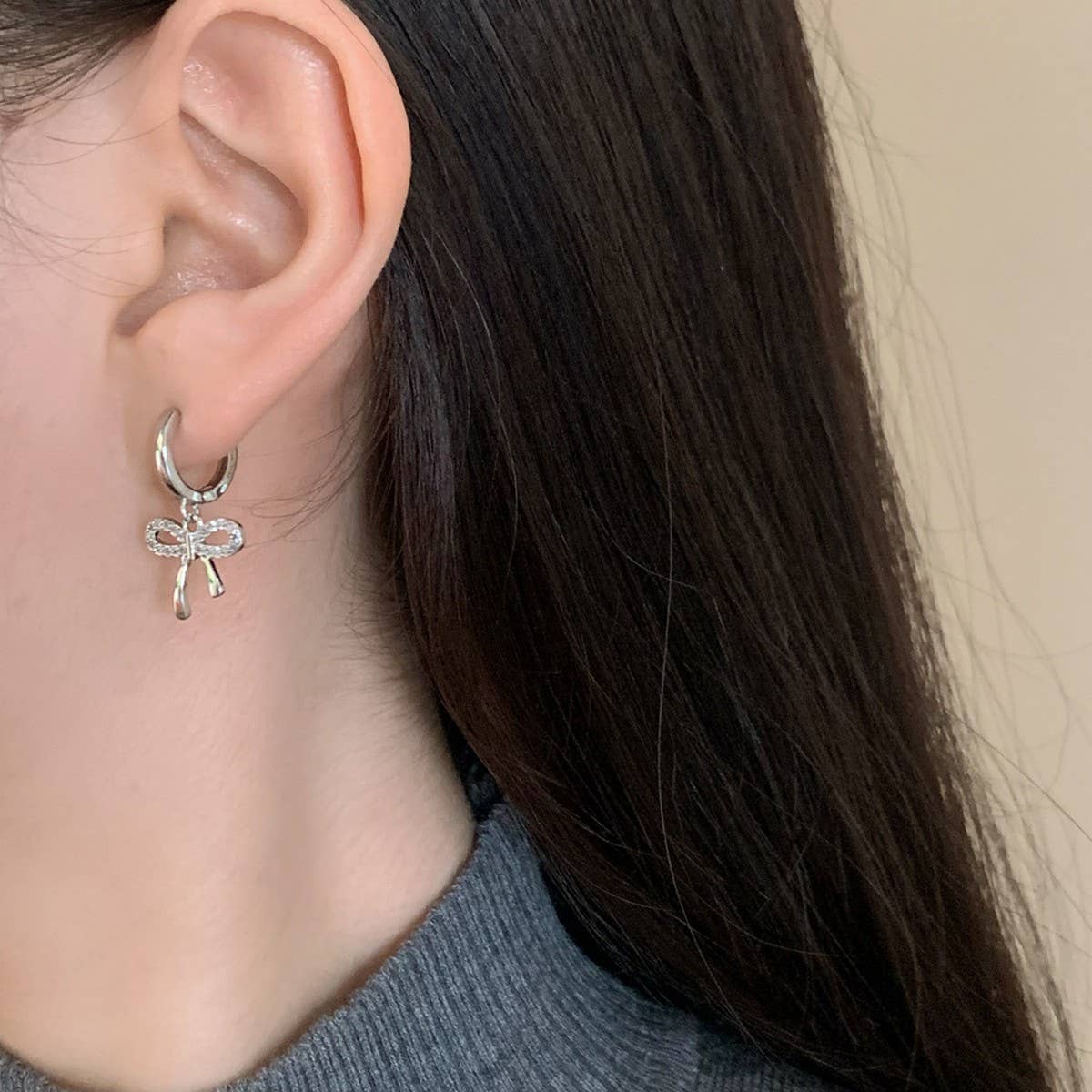 SIMPLE AND EXQUISITE MICRO-INLAID BOW EARRINGS