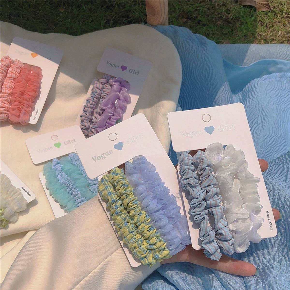 GIRLS' SIMPLE AND VERSATILE HAIR SCRUNCHIES