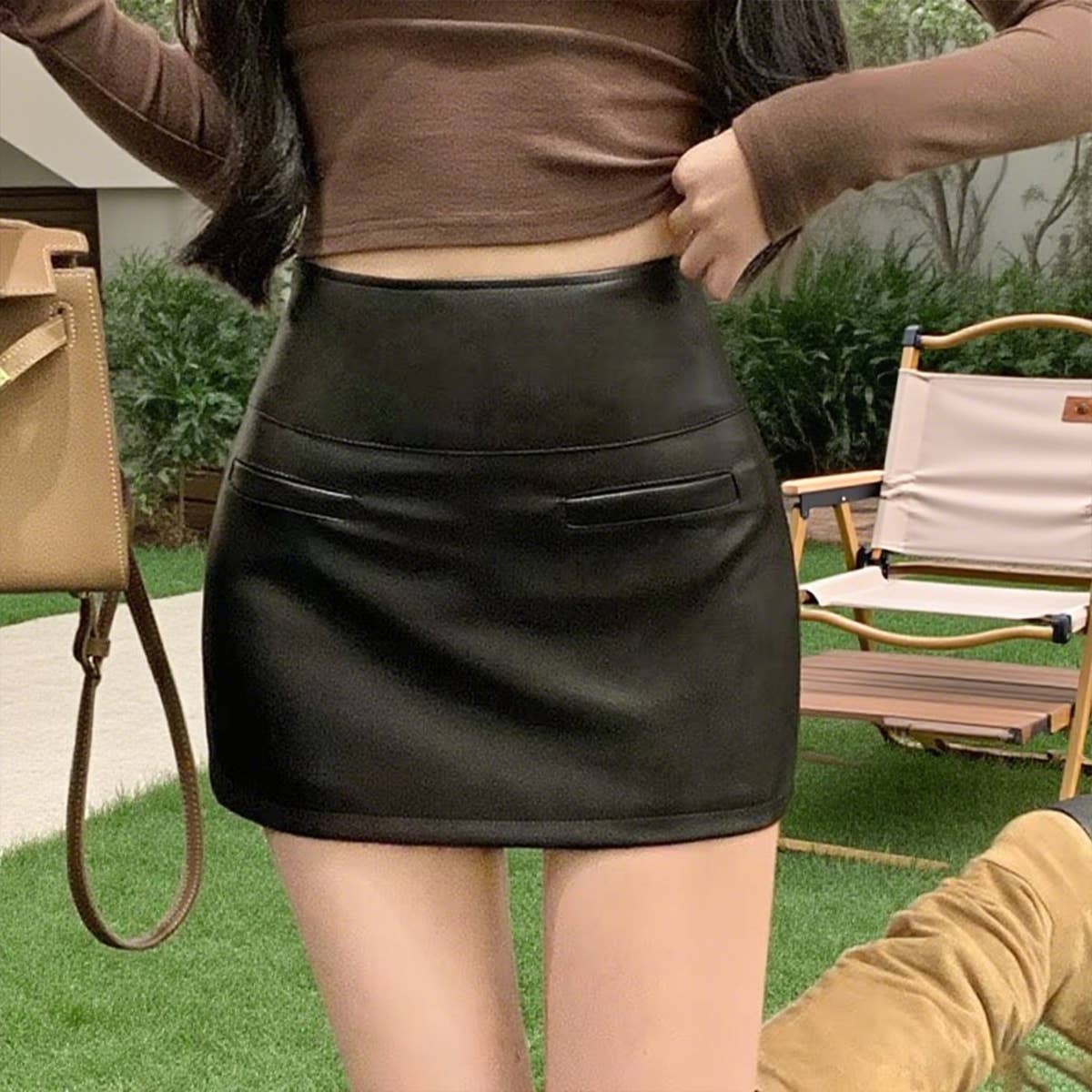 Fashionable and niche PU leather skirt