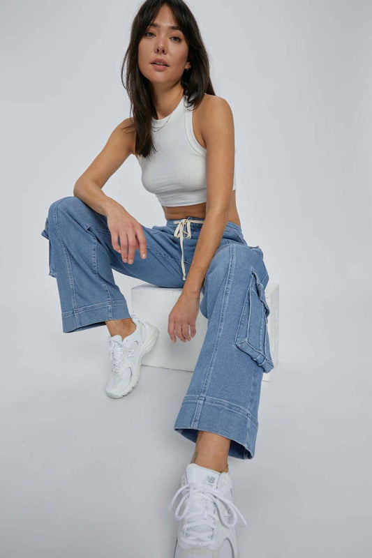 WASHED CARGO MULTI-POCKET WIDE-LEG LACE-UP JEANS