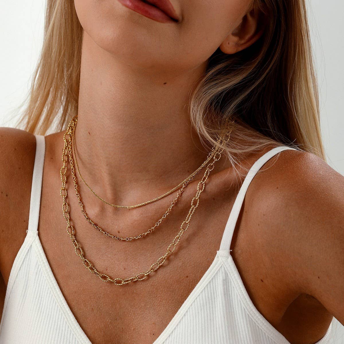 BRAIDED HOOP CLASP THREE-LAYER NECKLACE_CWMM3679