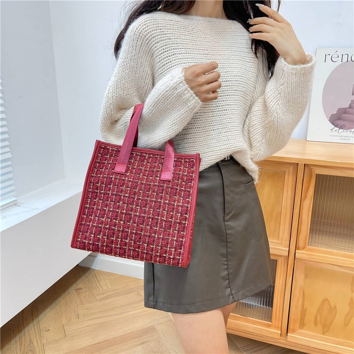 FASHION RETRO PORTABLE HAND-HELD COSMETIC BAG_CWAB4444