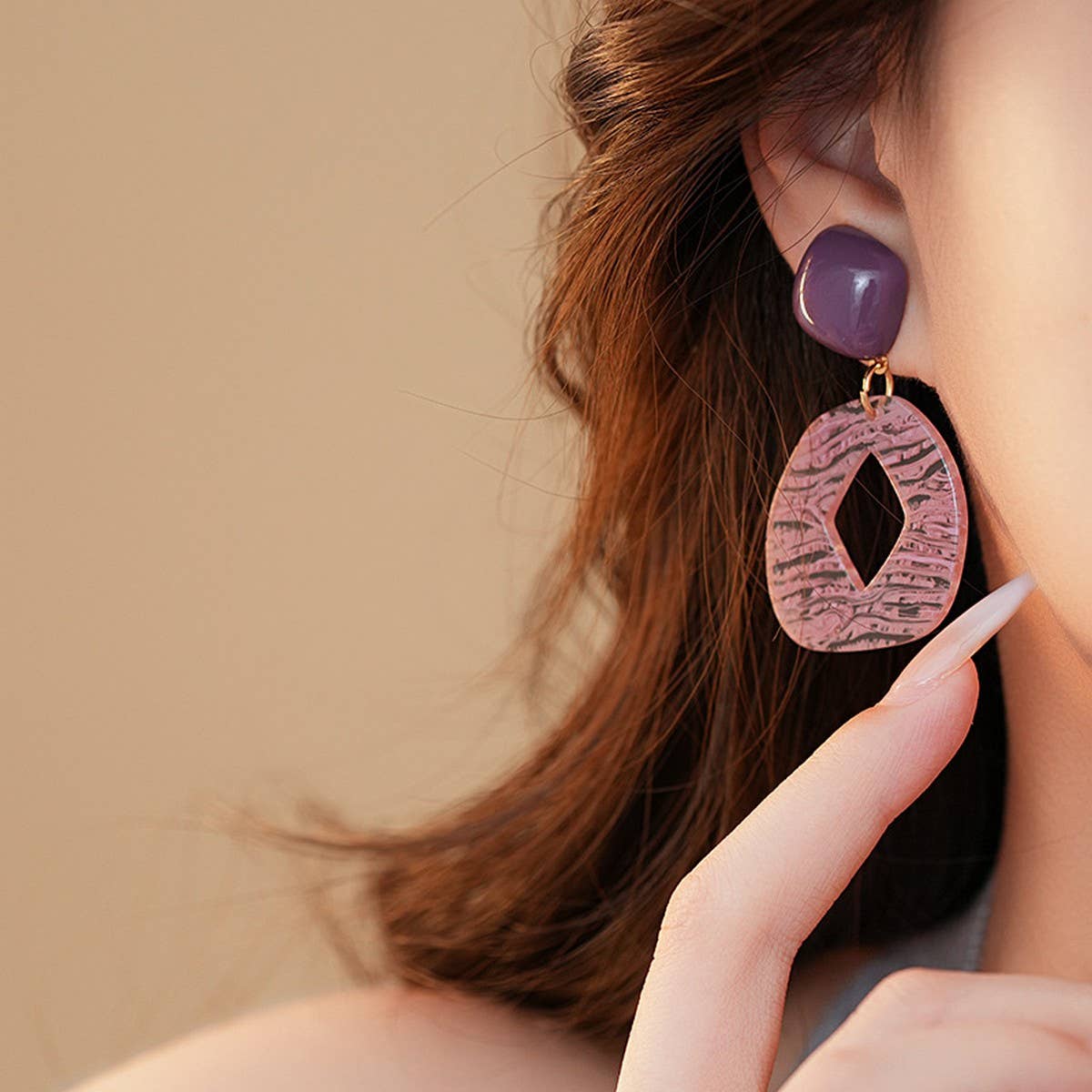 IRREGULAR GEOMETRIC TEMPERAMENT EARRINGS