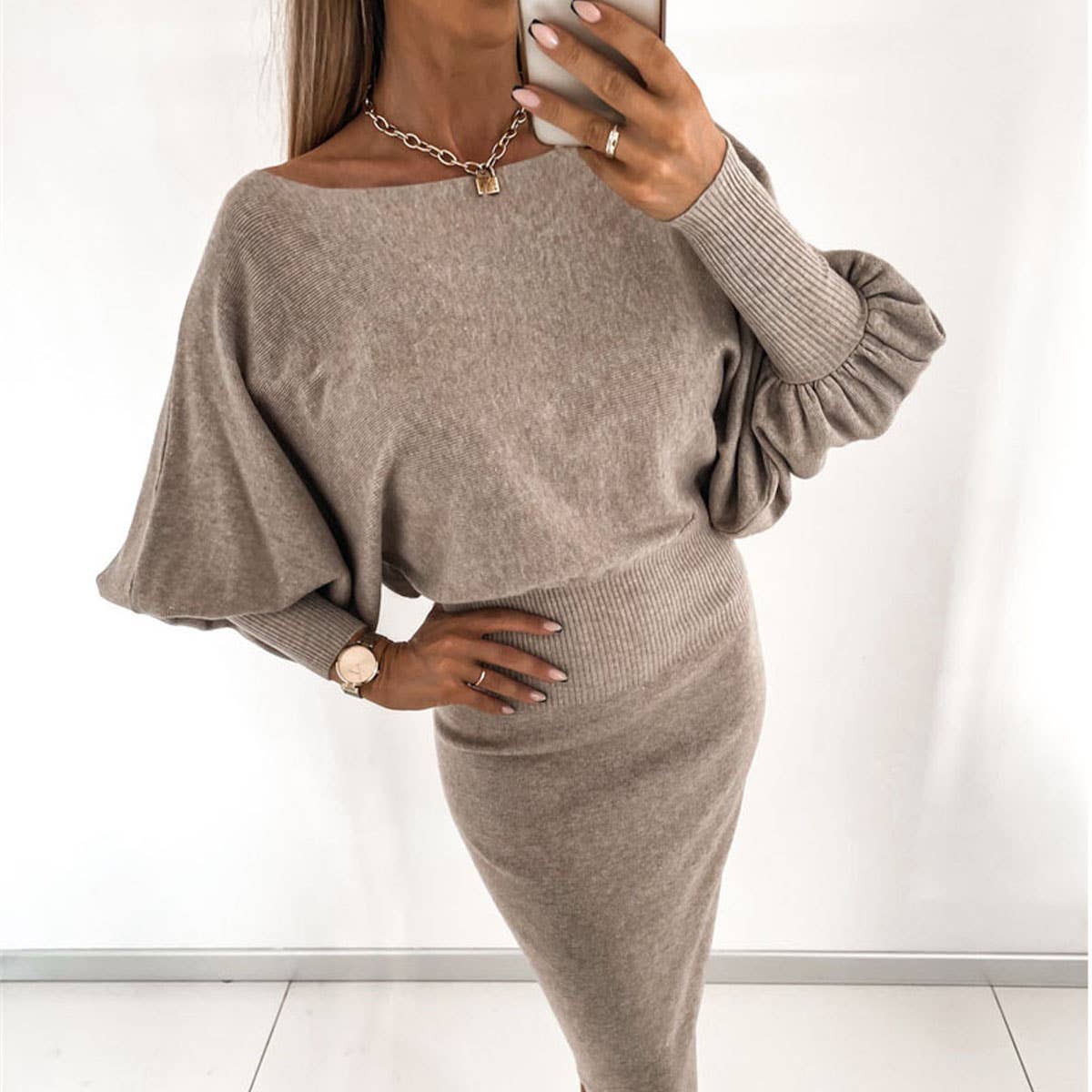 ETHOS ONE-LINE NECK KNITTED SOLID COLOR DRESS