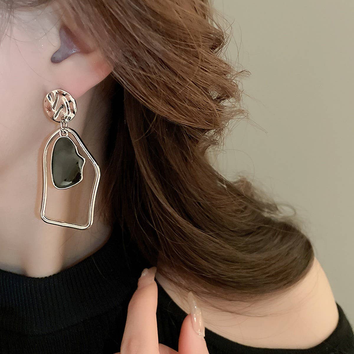 FOLDED GEOMETRIC ASYMMETRIC EARRINGS