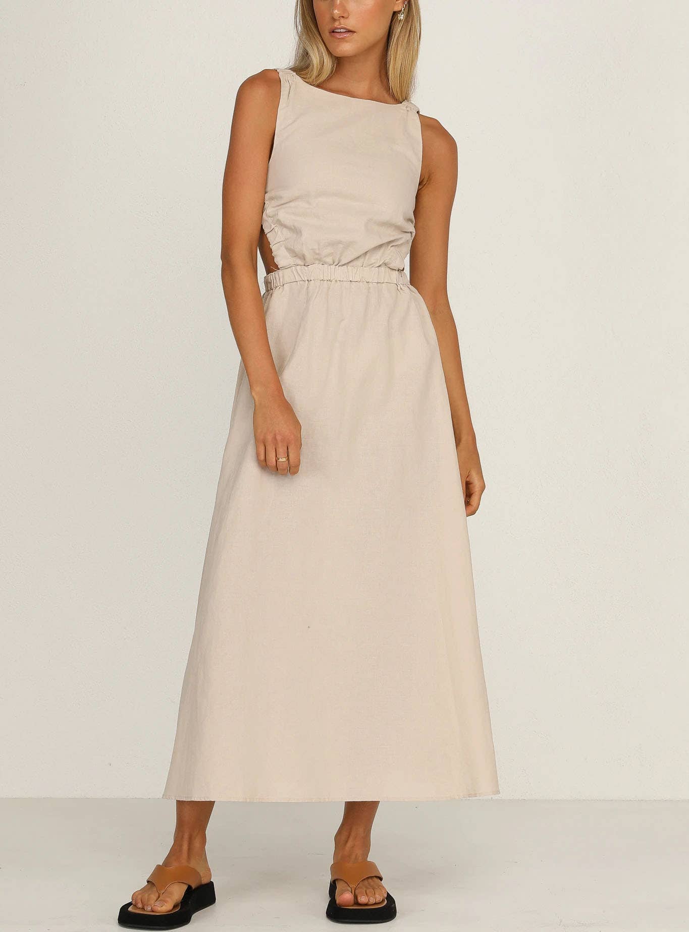 Backless cut-out solid-color fashionable dress