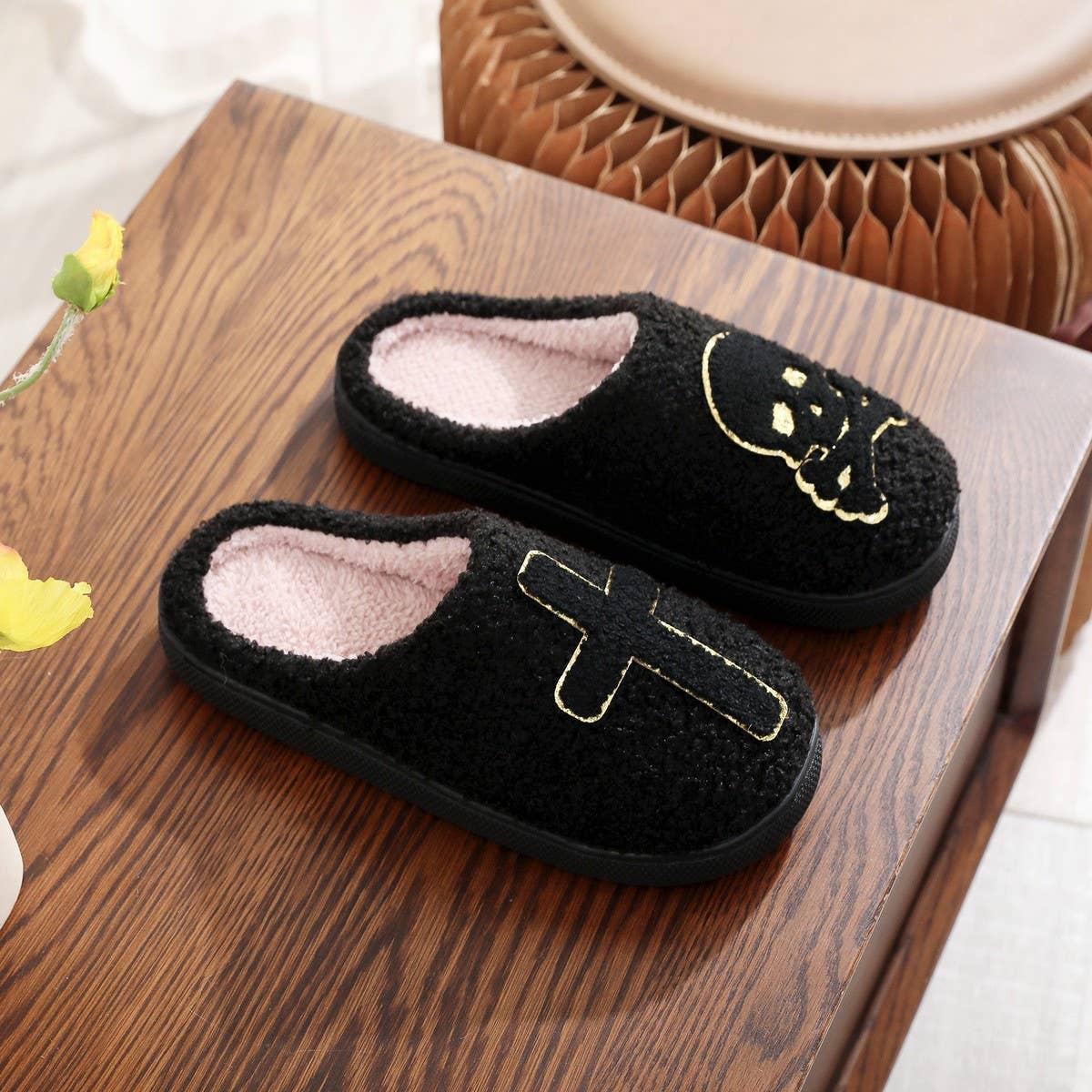Glitter Embroidered Skull Cotton Slippers_CWSHF00219