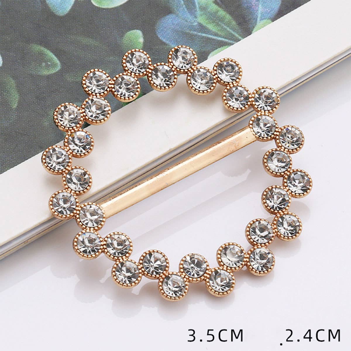 ROUND DIAMOND EDGE SCARF RING WITH NO UPKEEP