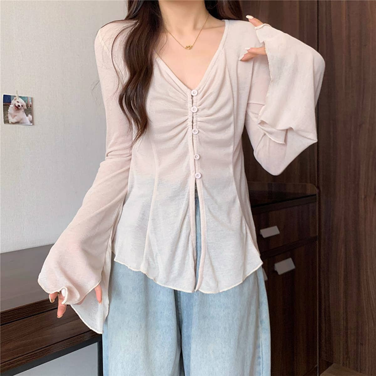 V-neck single breasted semi-transparent shirt