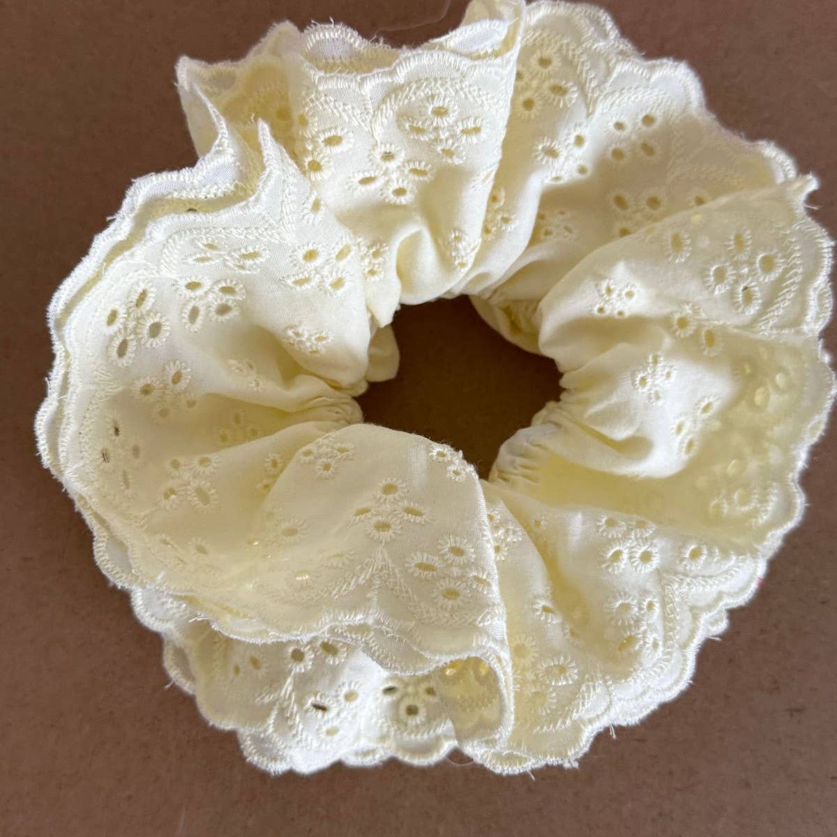 4-Layer Lace Floral Scrunchie with Strong Hold_CWAHA5520