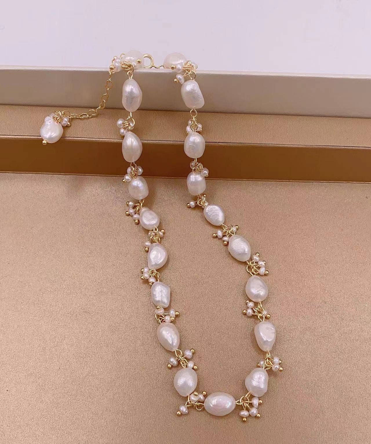 Baroque irregular retro freshwater pearl necklace