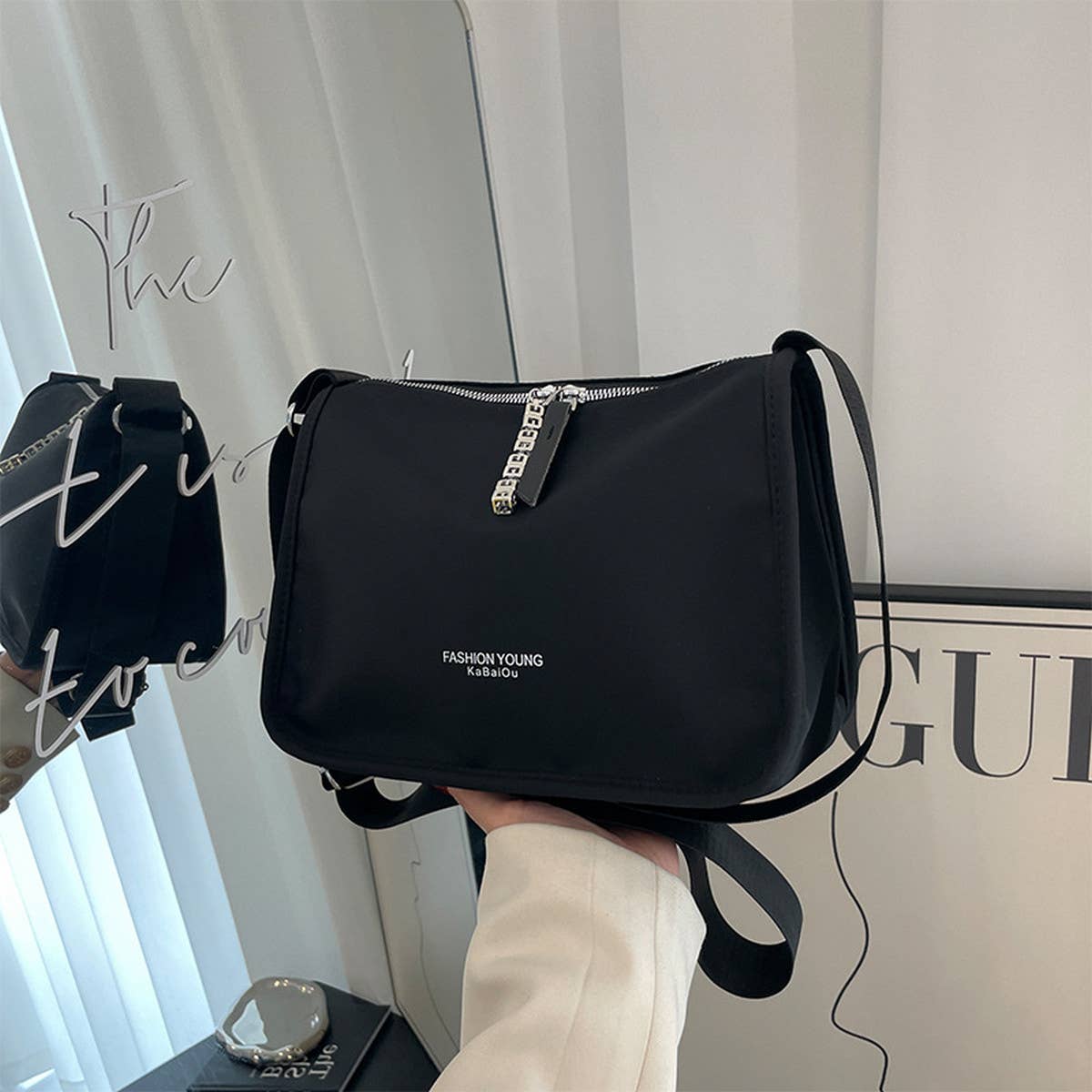 SIMPLE LARGE CAPACITY CASUAL SHOULDER BAG_CWAB1549