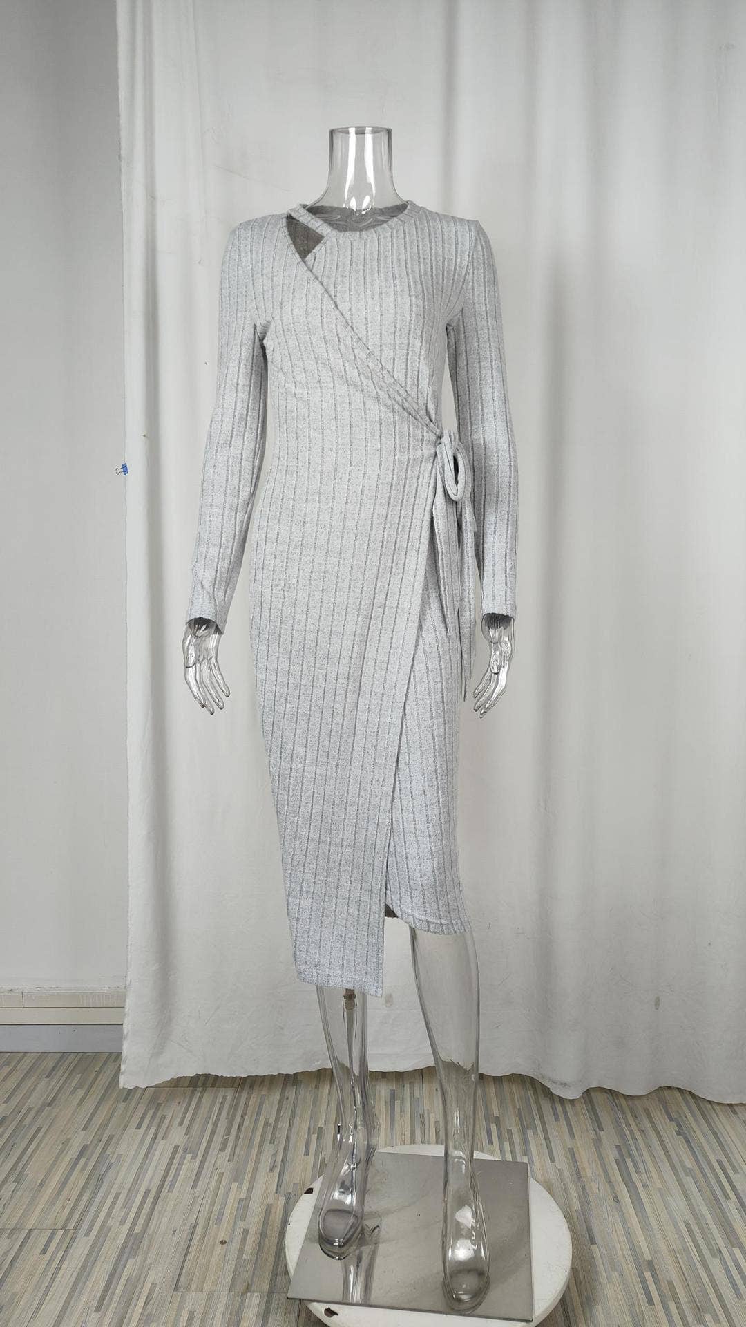 LONG-SLEEVED LACE-UP WAISTLINE KNIT DRESS