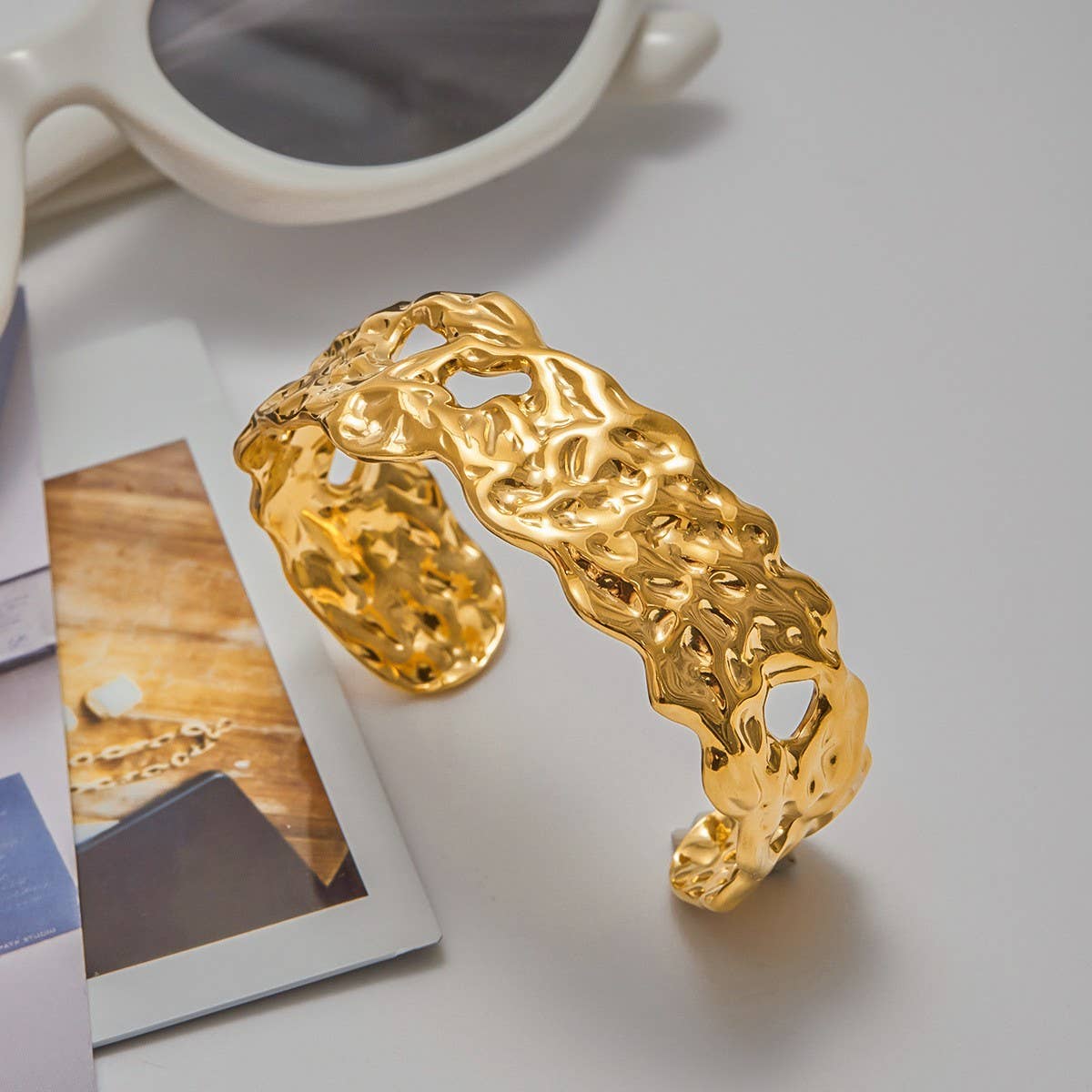 18K Gold Hammered Open Cuff in Stainless Steel_CWAJE4784