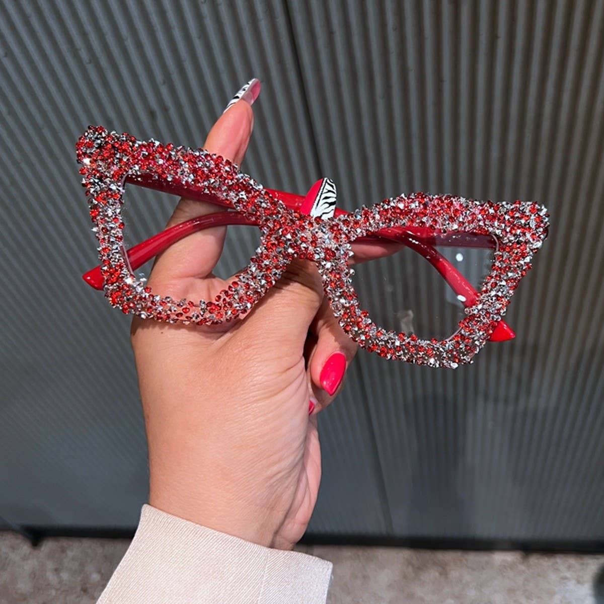 BLACK FRAME CAT-EYE GLASSES WITH RHINESTONES_CWASG0764