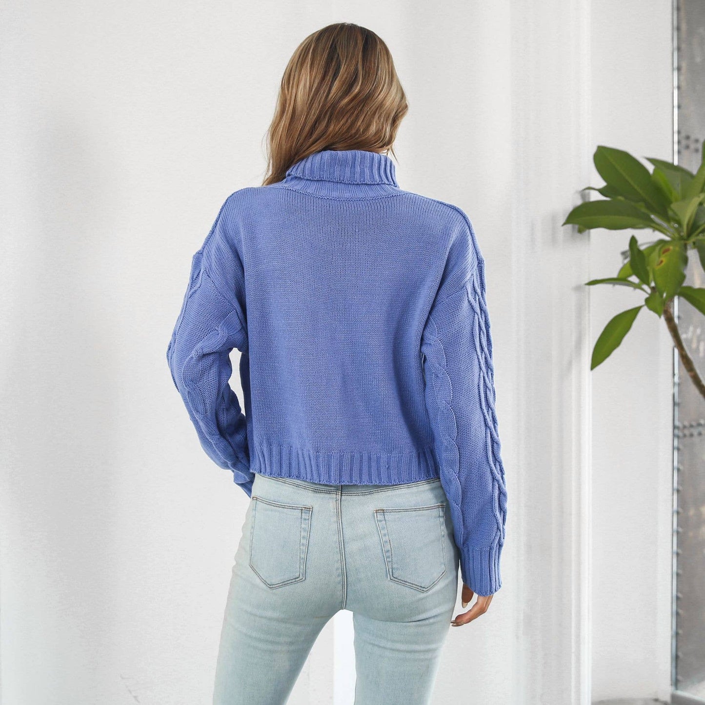 Twist turtleneck short long-sleeved sweater