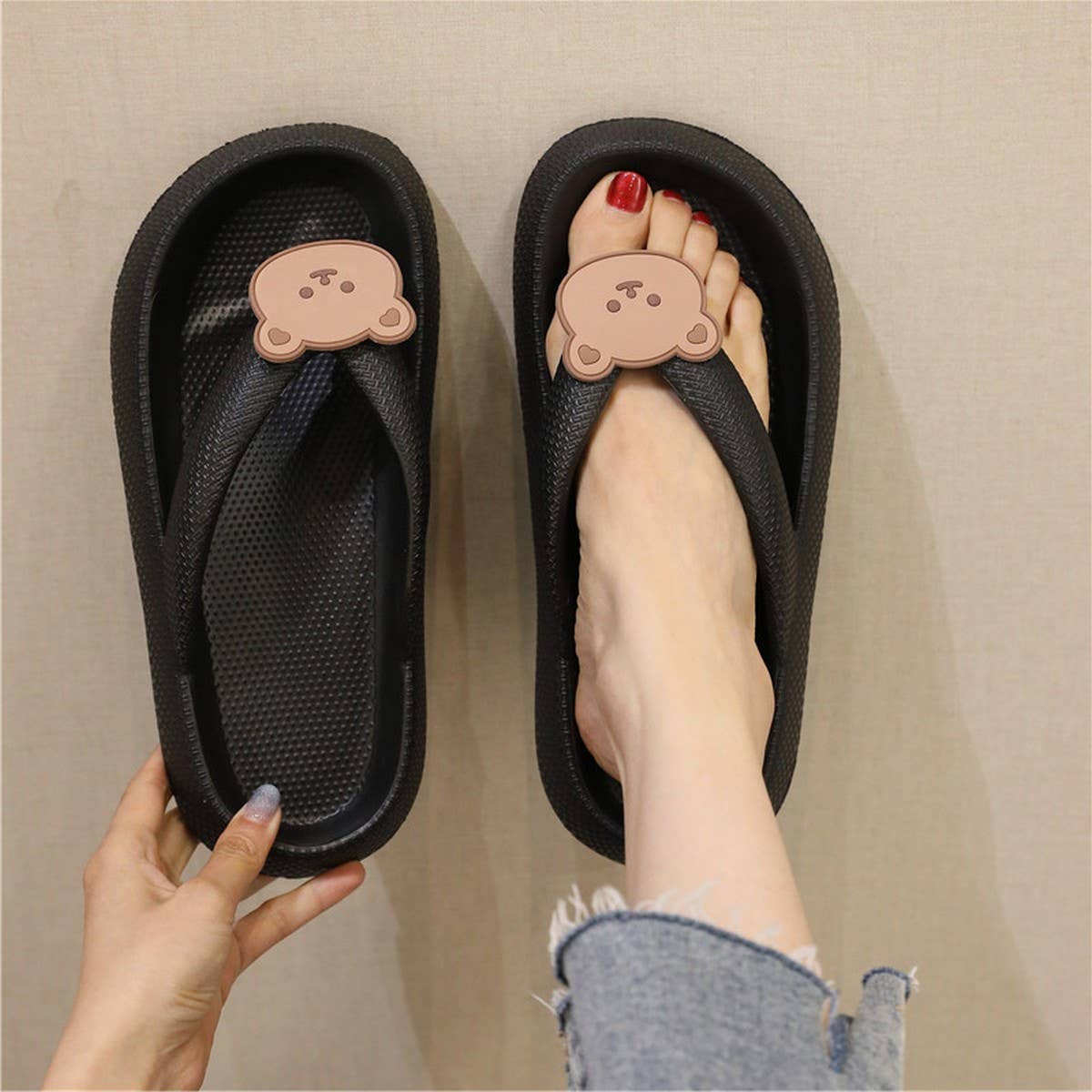 NON-SLIP SANDALS WITH A POOP FEEL_CWSHS0748