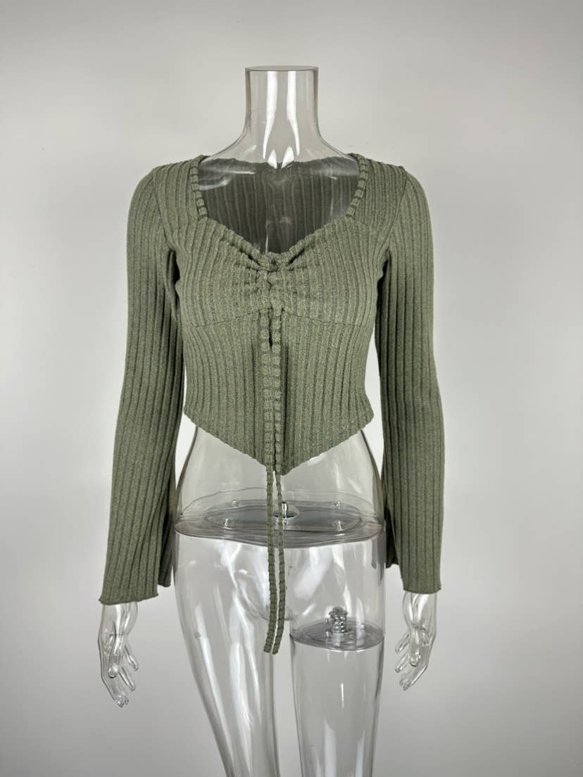 V-NECK TRUMPET SLEEVE SLIM-FIT CROP TOP