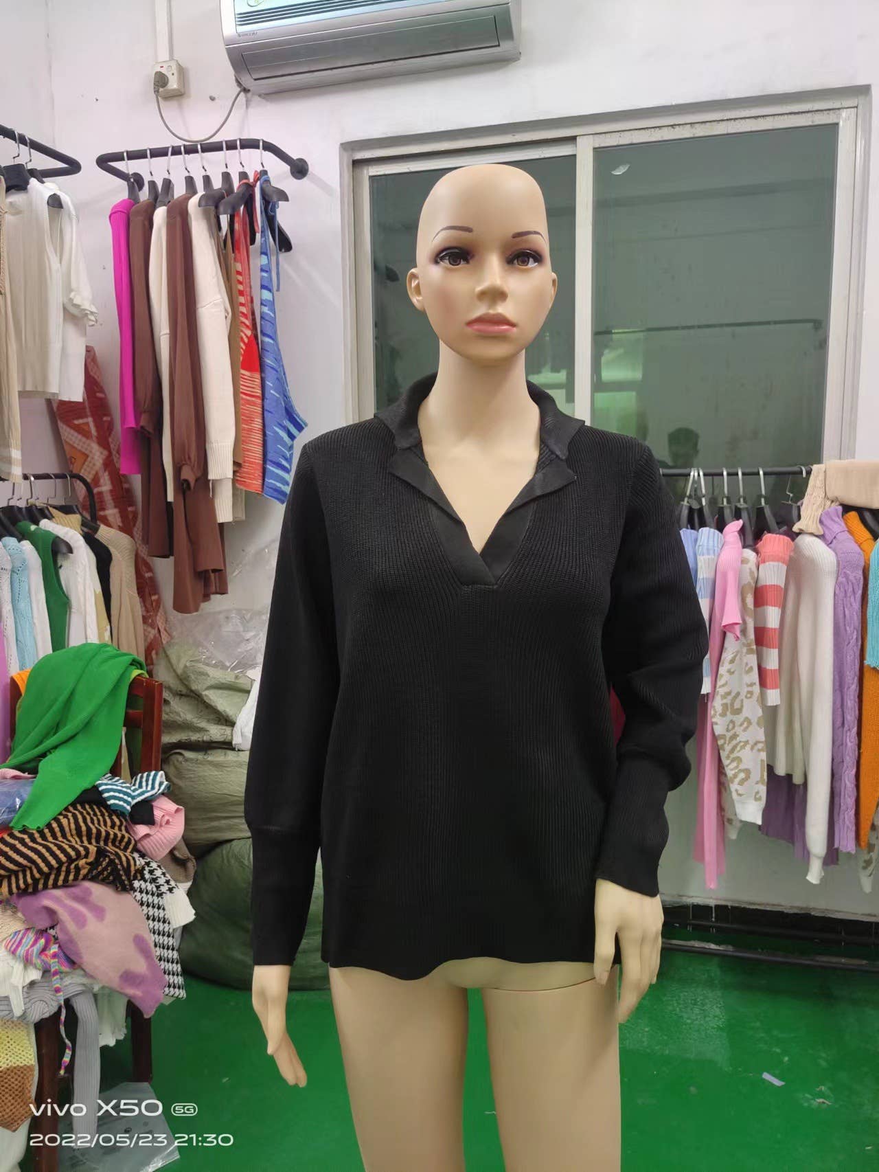 KNIT POLO COLLAR SOLID COLOR PULLOVER SWEATER