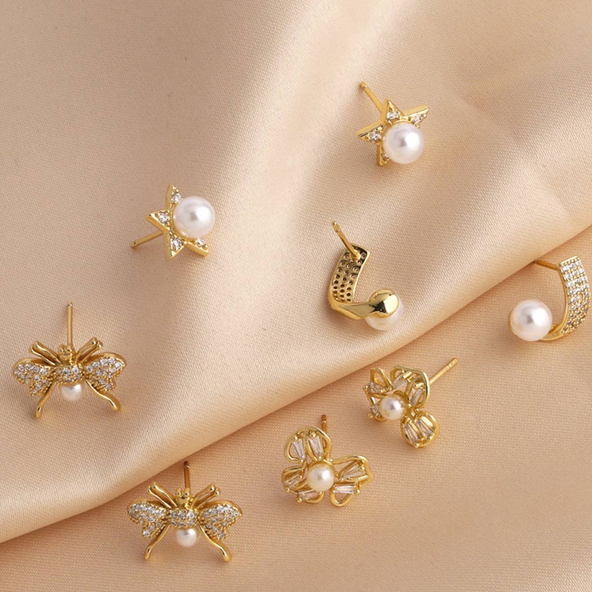 FASHIONABLE ZIRCON INLAID BEE EARRINGS