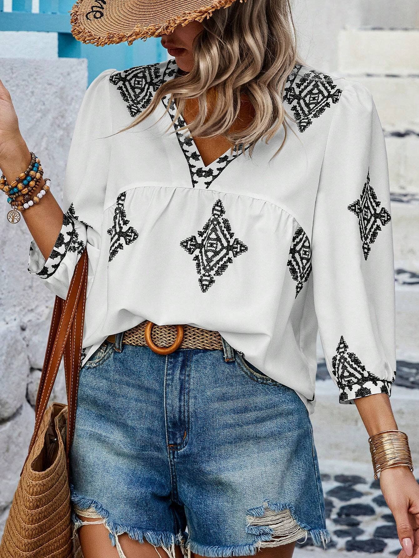 Stylish printed seven-quarter sleeve V-neck top