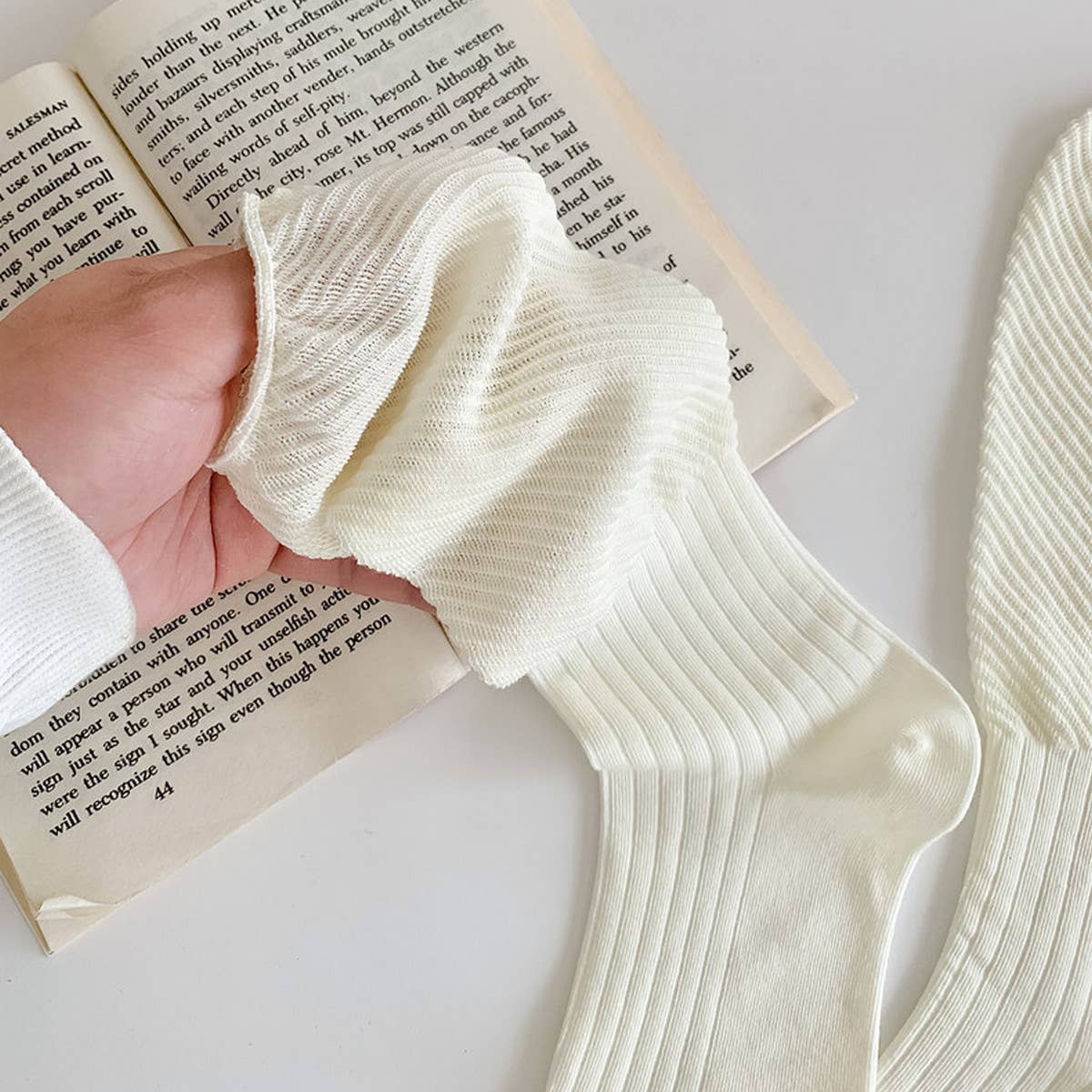 WOMEN BREATHABLE MESH MID-LENGTH COTTON SOCKS