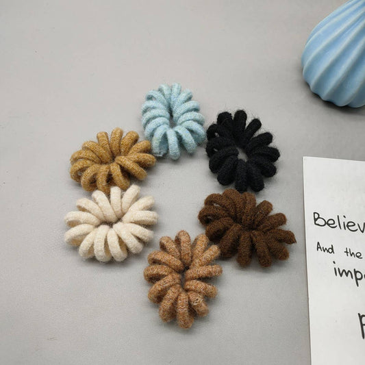 VERSATILE AND REFRESHING KNITTED HAIR TIE