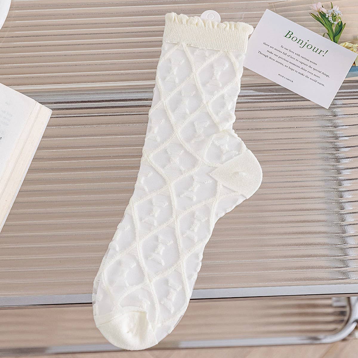 SUMMER THIN WHITE FLORAL DESIGN BOAT SOCKS