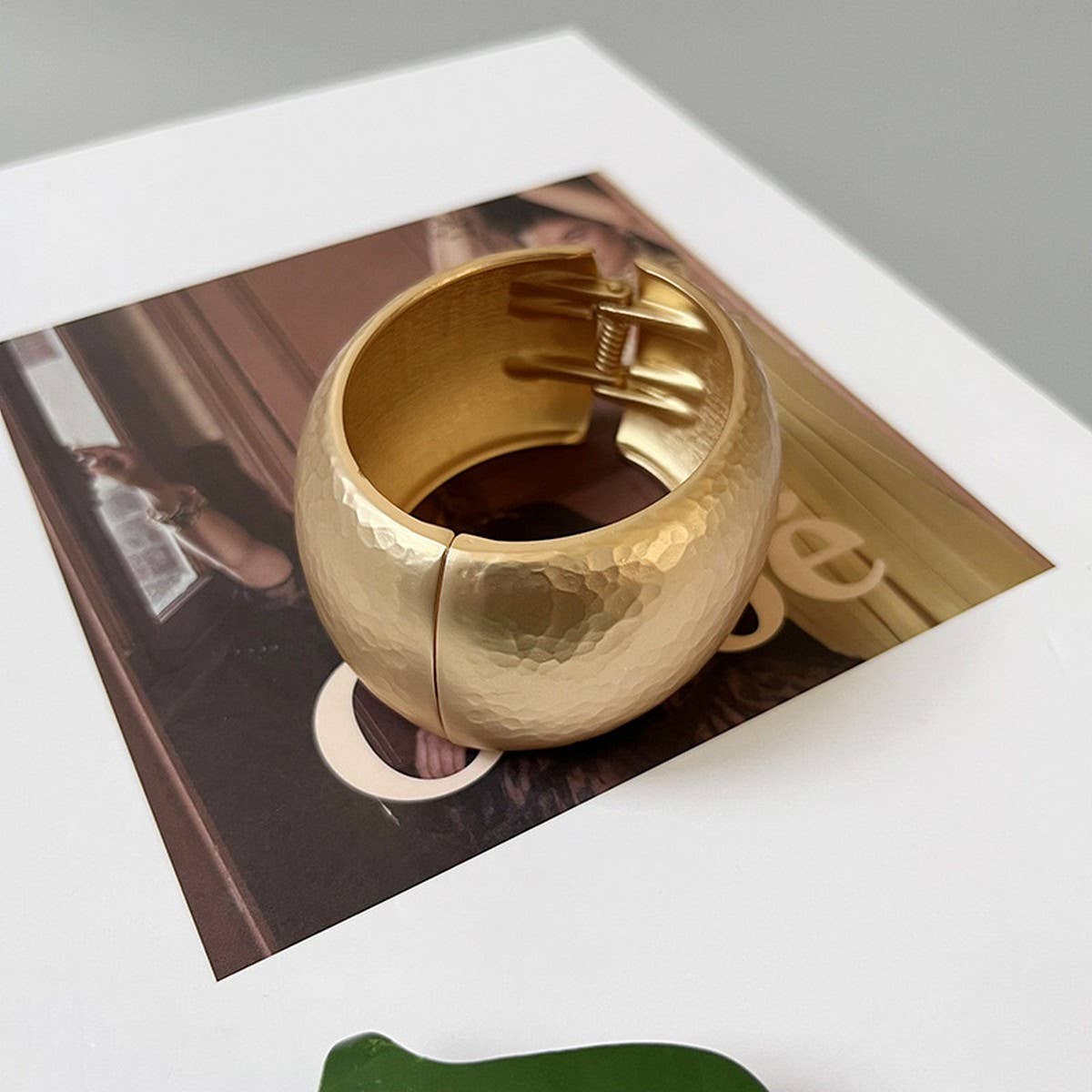 FASHIONABLE DESIGN SPRING BRACELET FOR WOMEN