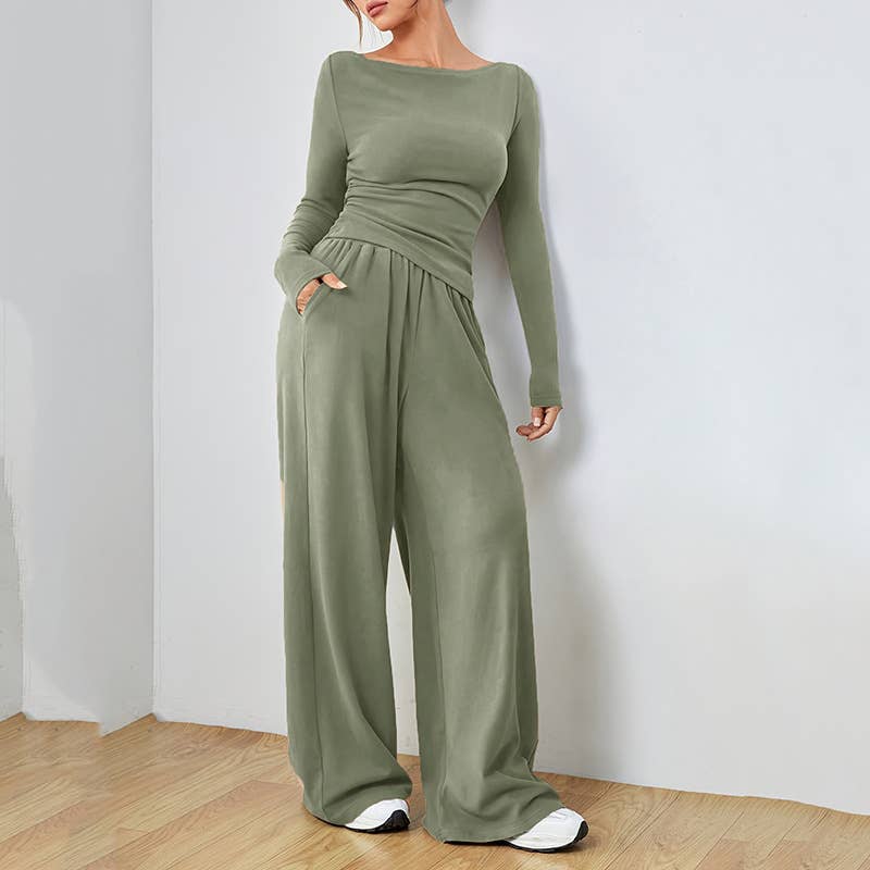 Loose-fitting top and wide-leg pants set