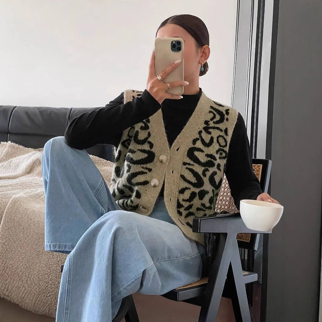 Leopard print V-neck single-breasted knit vest