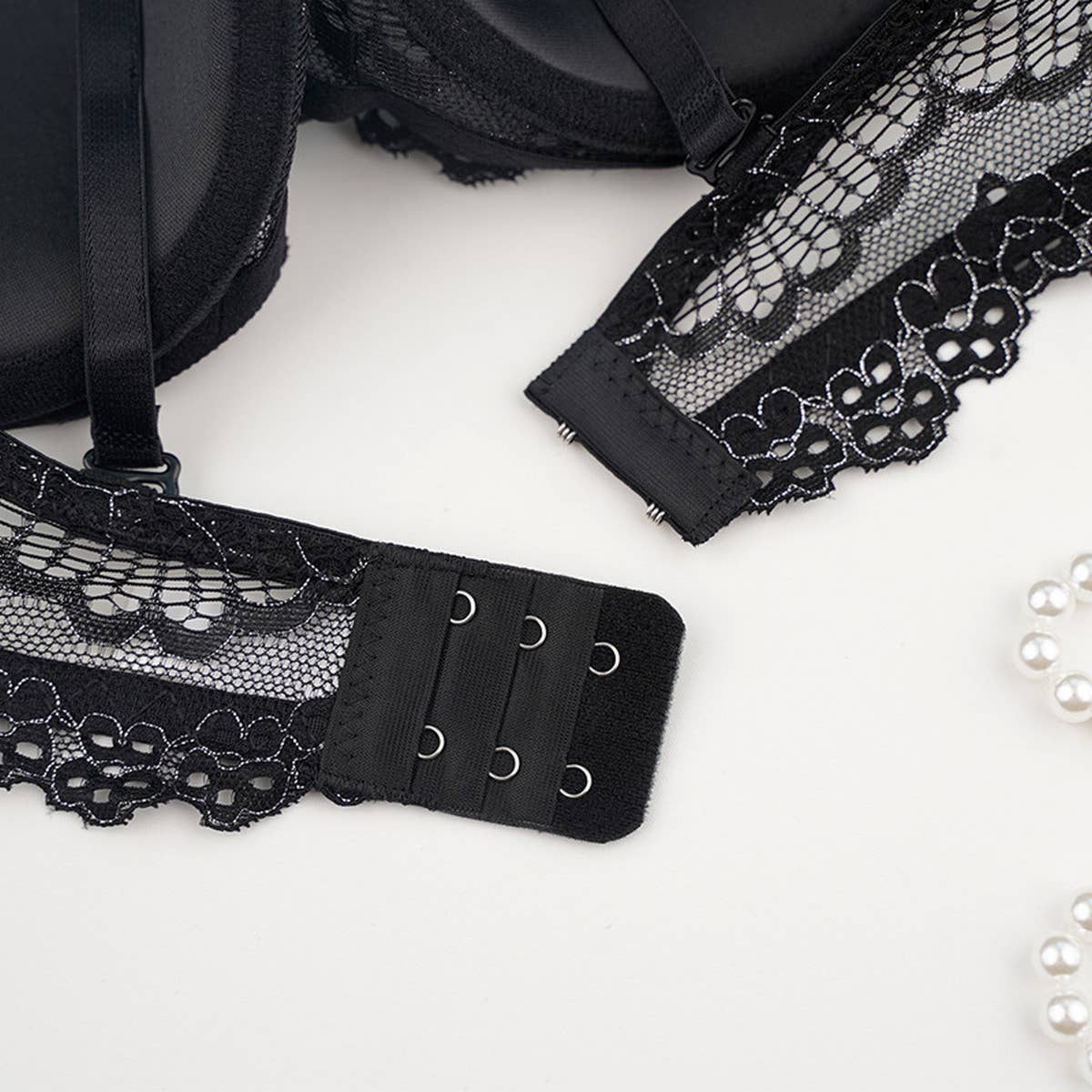 BLACK LACE UNDERWEAR SET WITH RIMS_CWMU0146