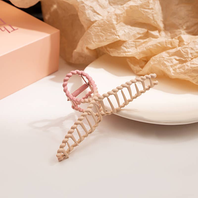 Fresh hollow and simple geometric hair clips