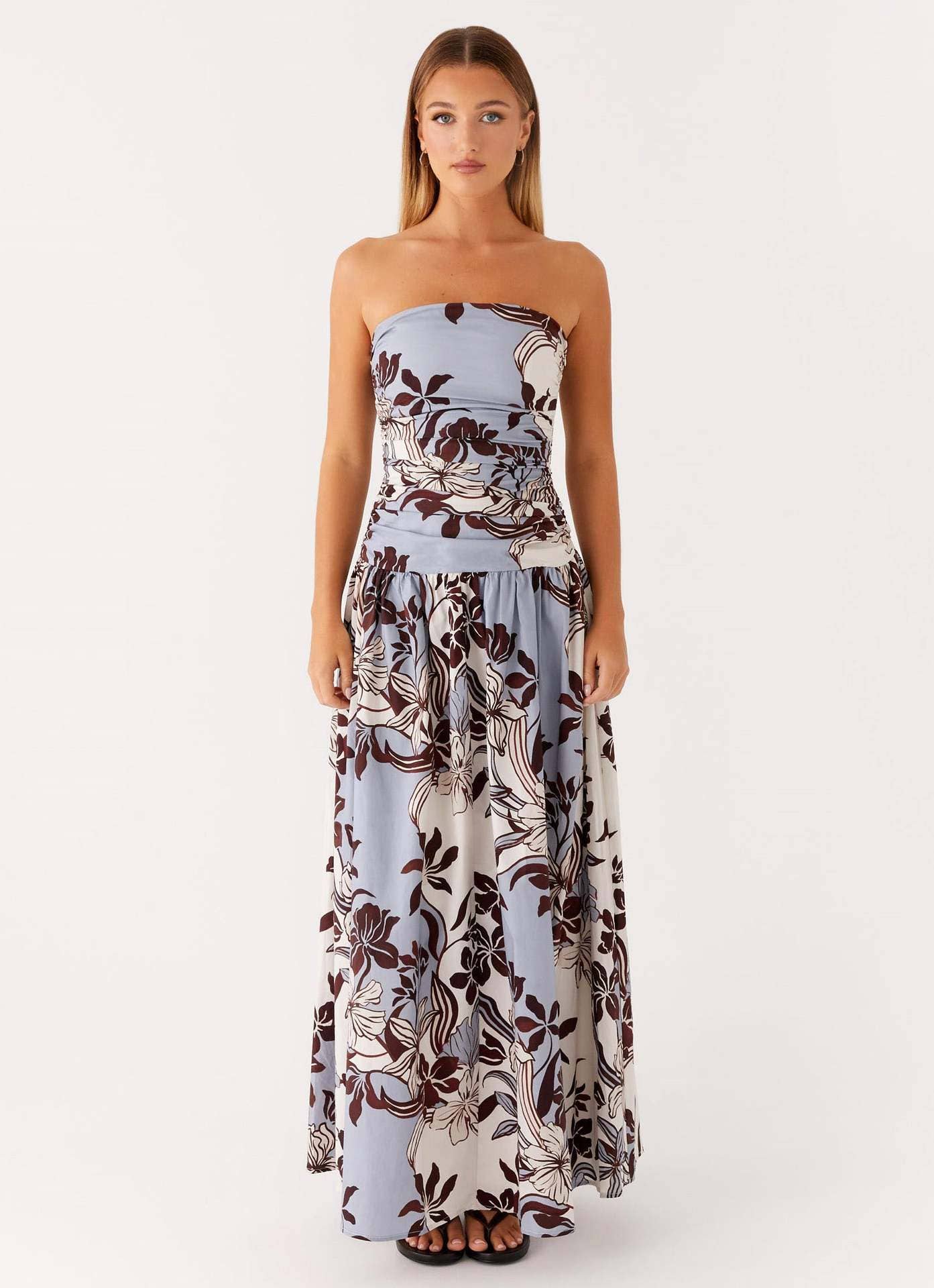 Vacation-style floral printed backless dress