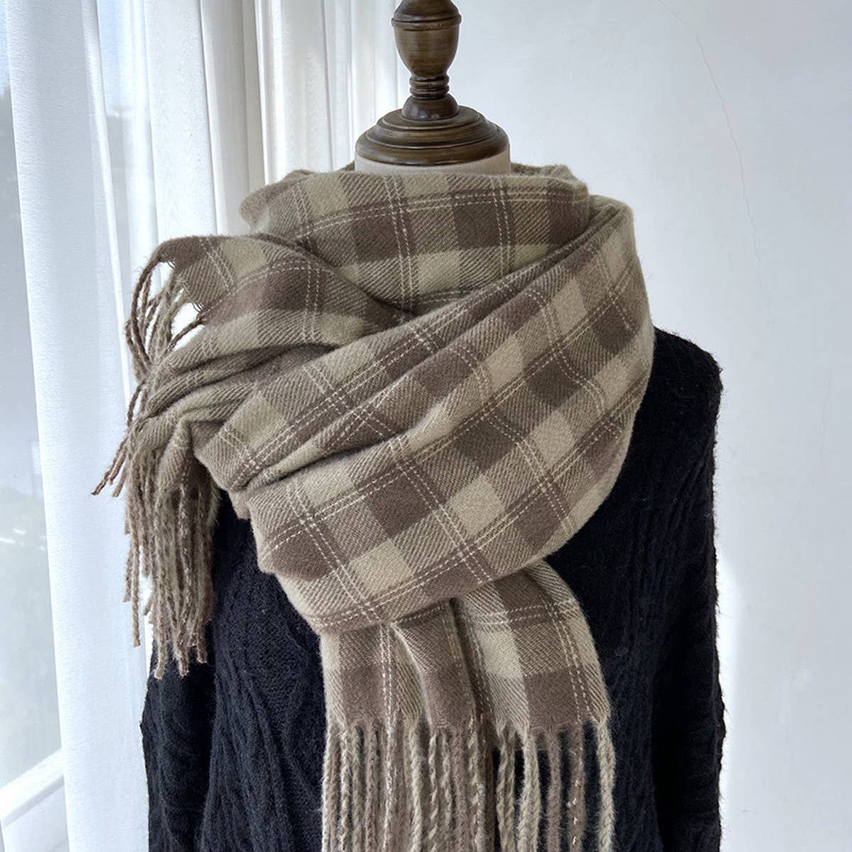 Plaid Tassel Scarf for Women - Retro Winter Warmth_CWASC1454