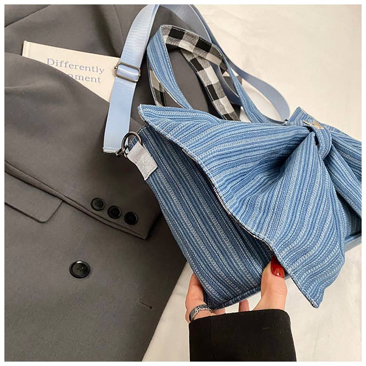 Single-shoulder bow school-style bag