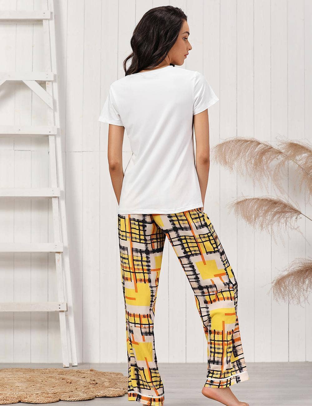 LIGHT CASUAL SHORT-SLEEVED TROUSERS HOME SUIT