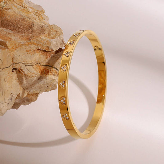 Zircon Heart Open Cuff in Titanium Steel_CWAJE4869