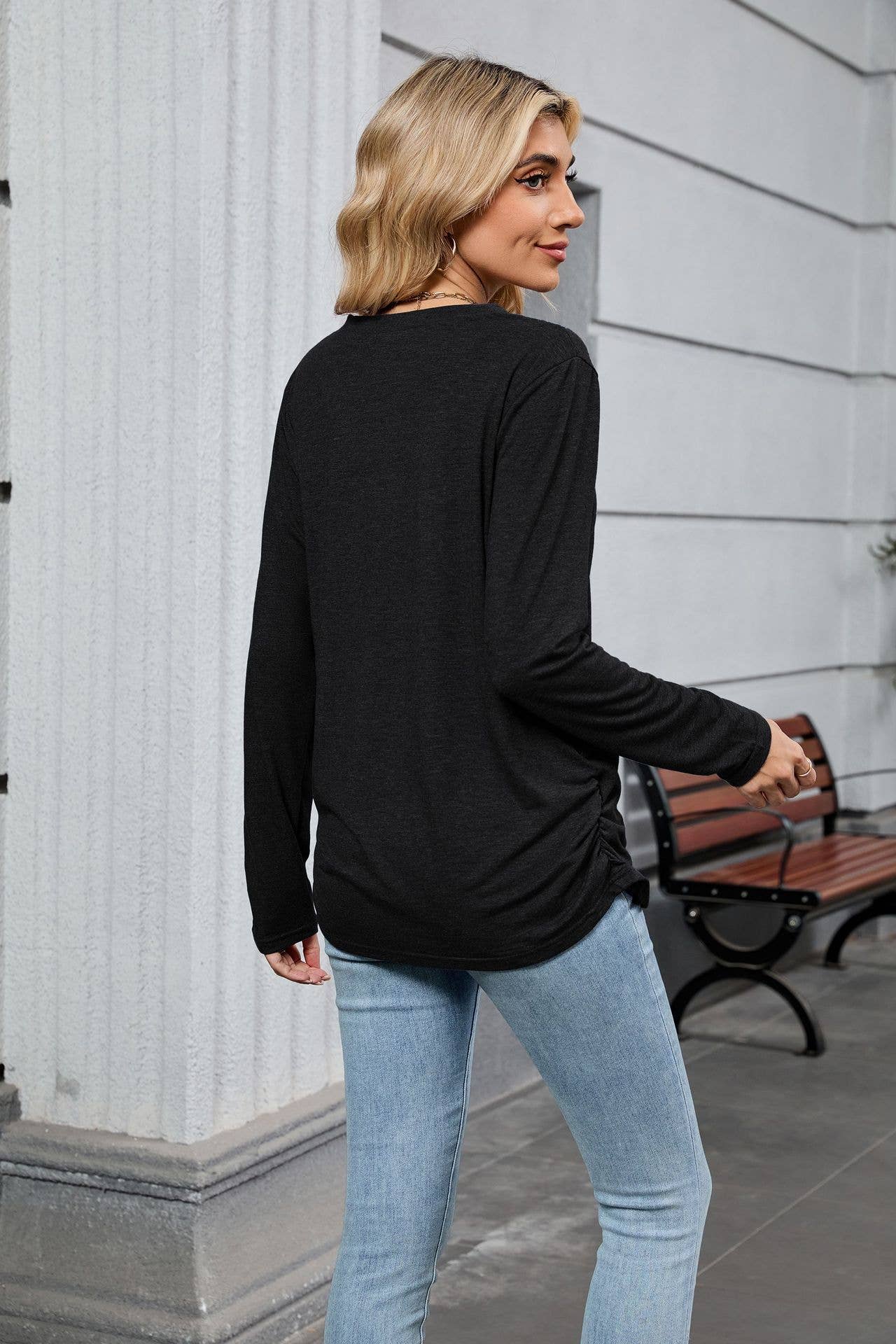 V-neck solid color loose long-sleeved T-shirt