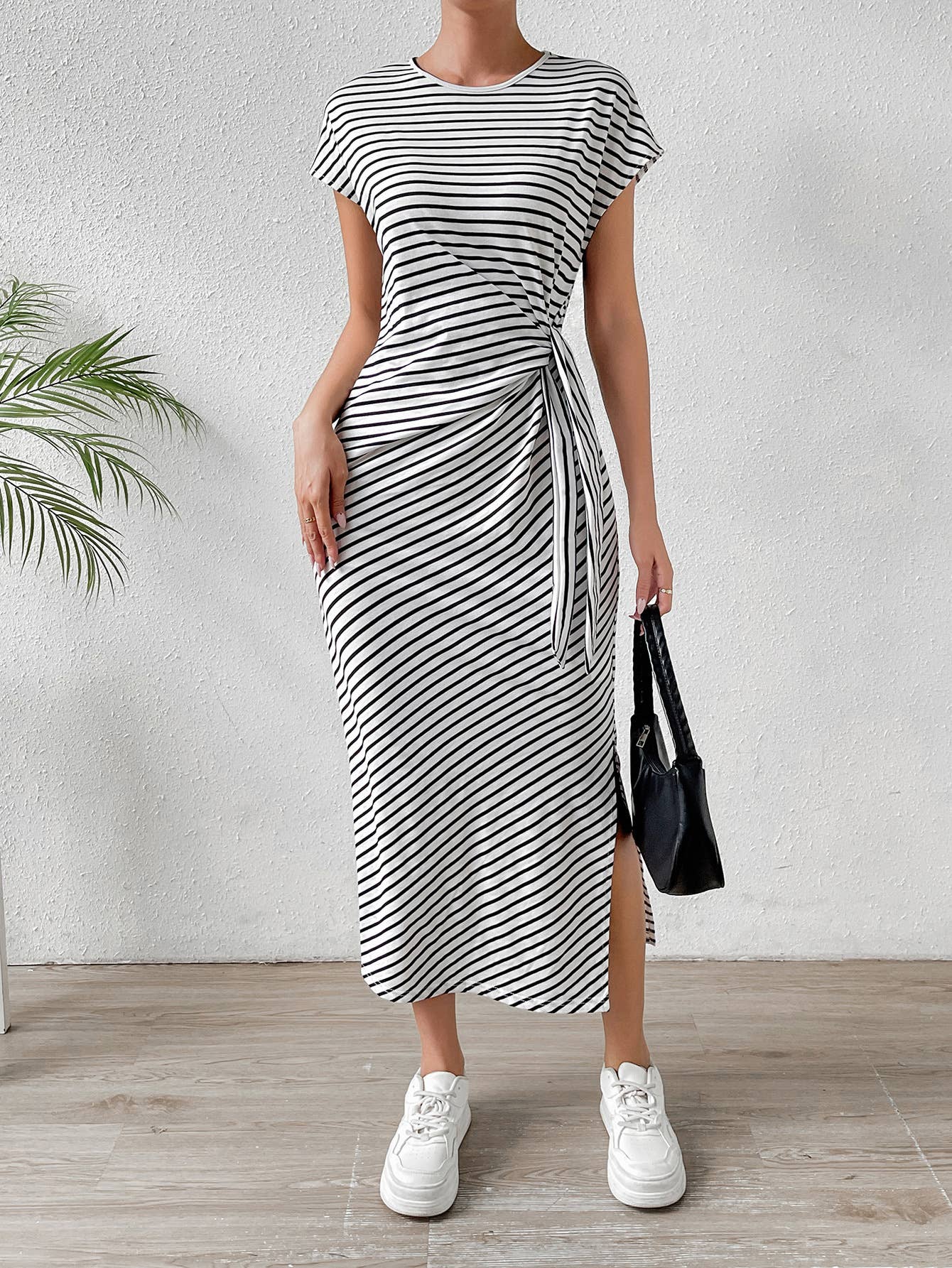 Striped slim-fit waist slimming round neck dress